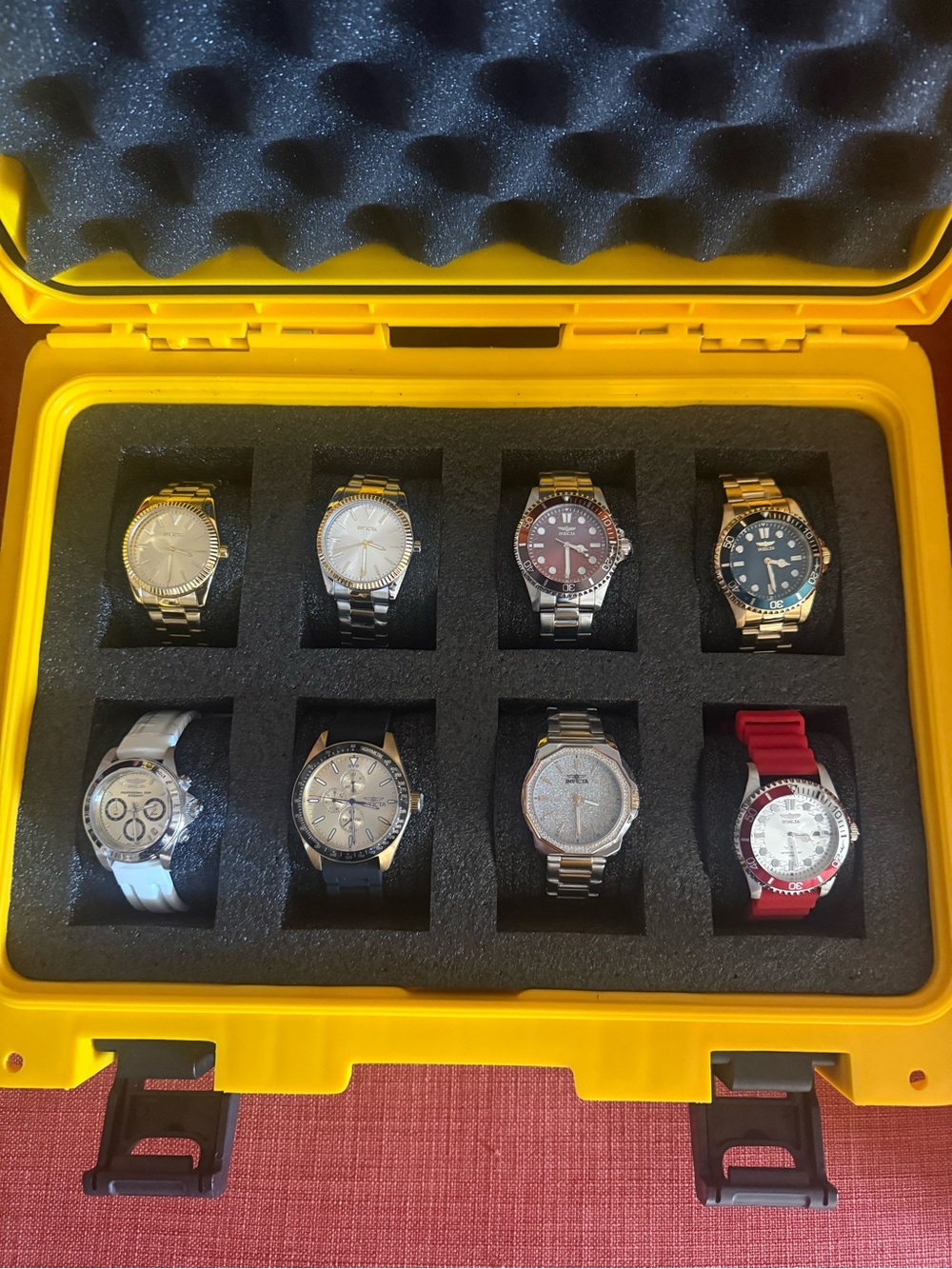Invicta Watch Case With 8 Men’s Watches - Picture 2 of 11